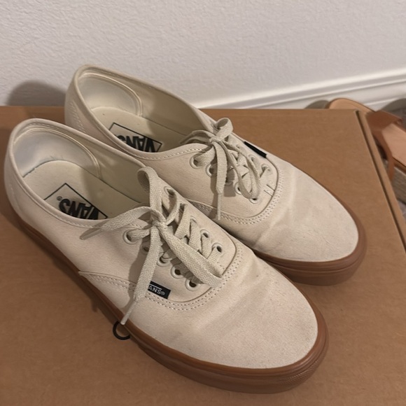 Vans - Picture 2 of 3